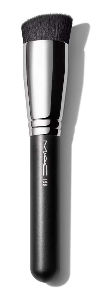 Купити M.A.C Slanted Flat Top Foundation Brush 196S - Profumo